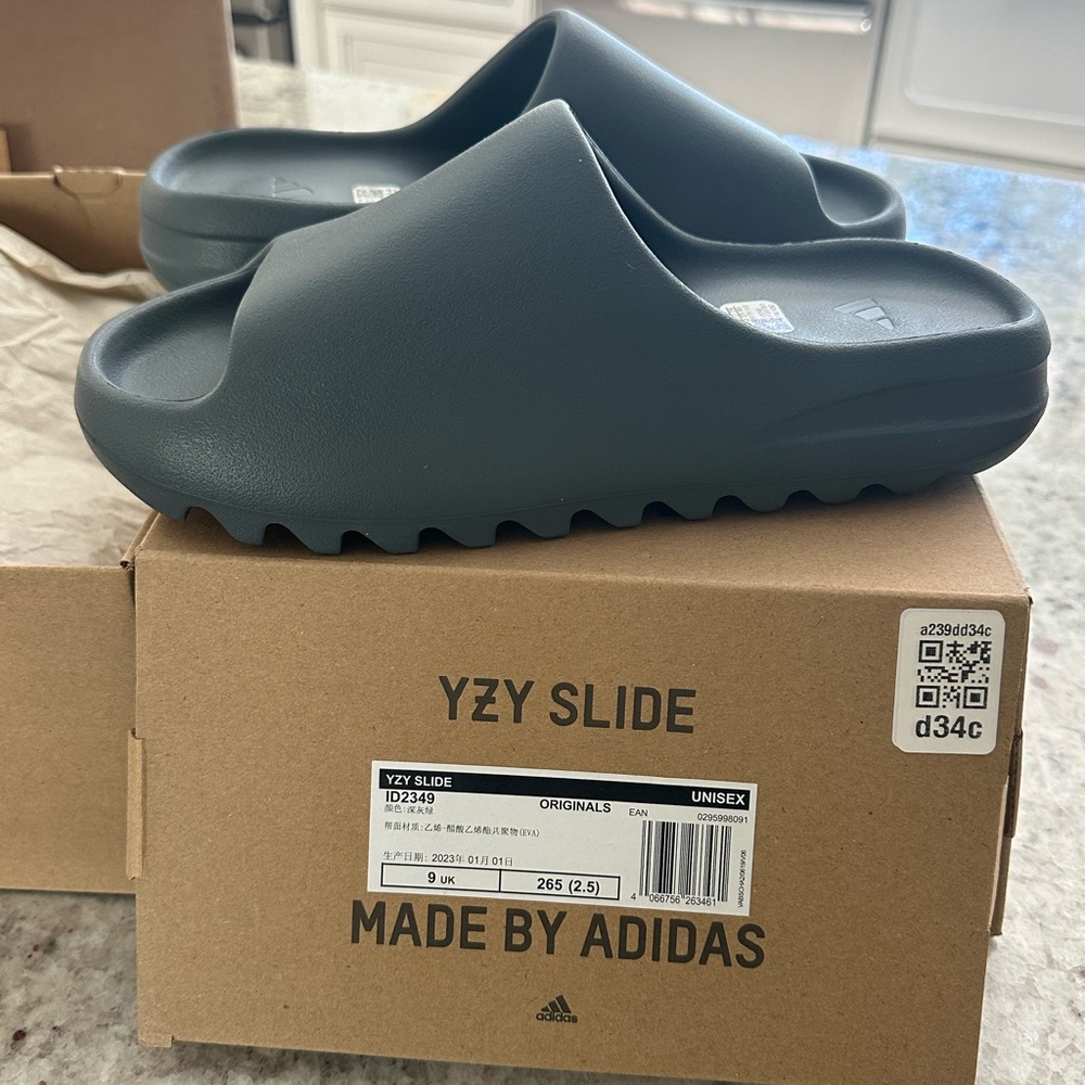Adidas YZY Slide in Marine Slate NWT